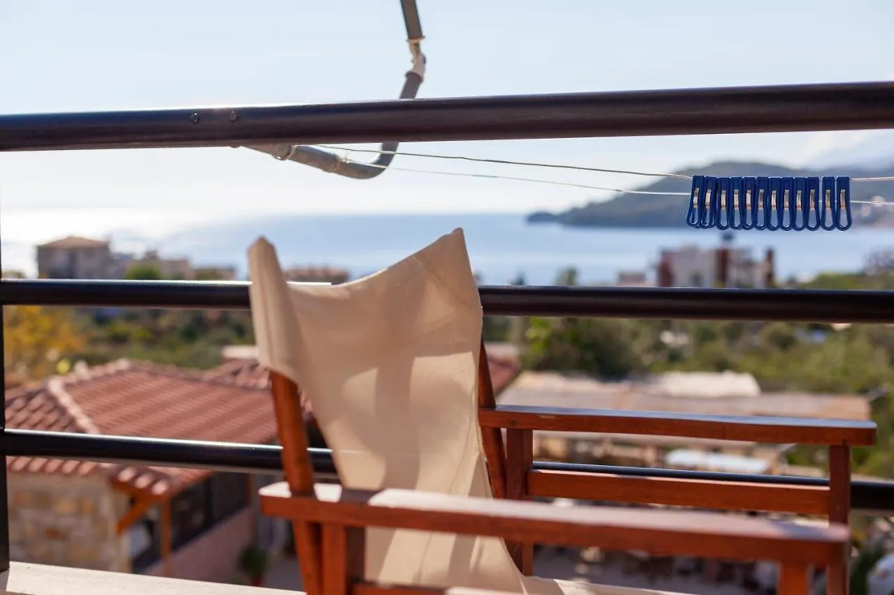 Toni Retzo Rooms Himare Hotel