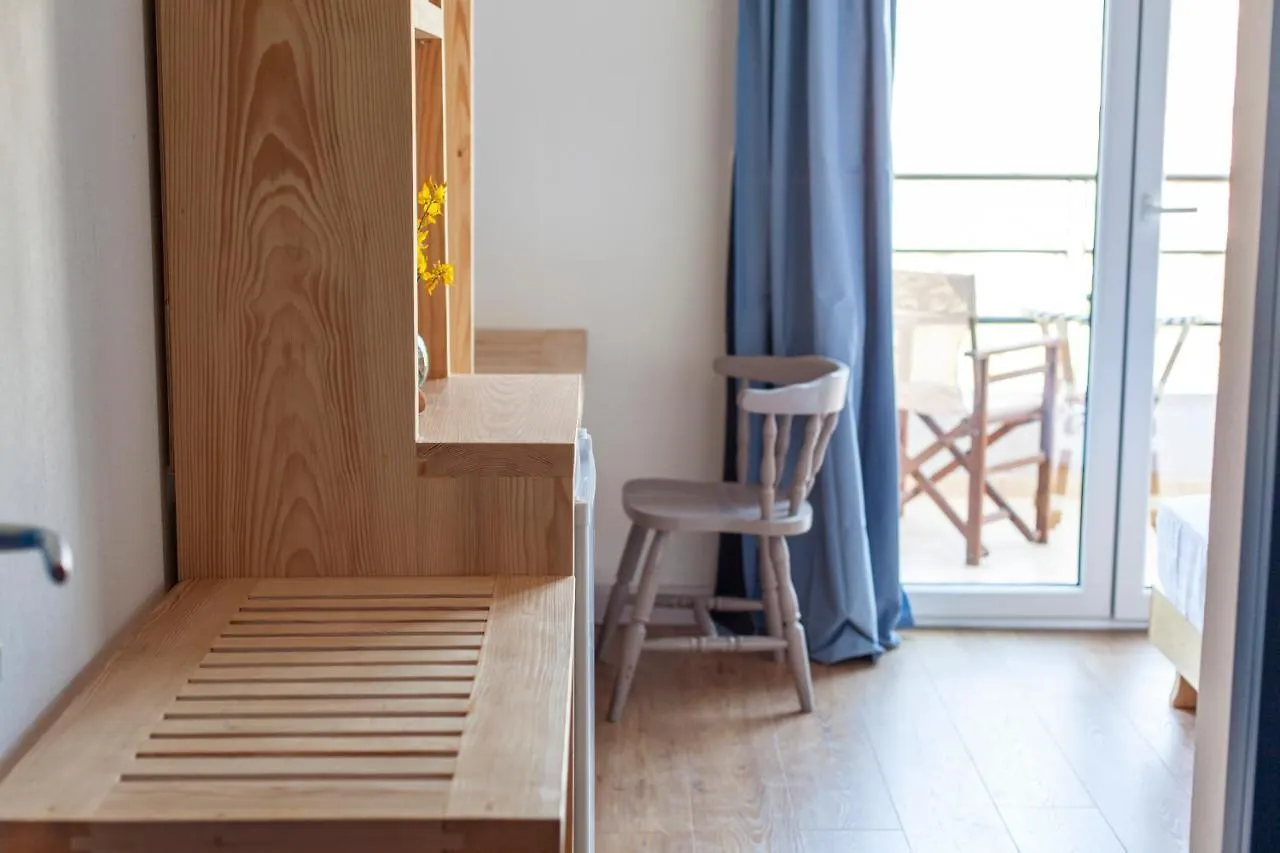 Toni Retzo Rooms Himara Albania