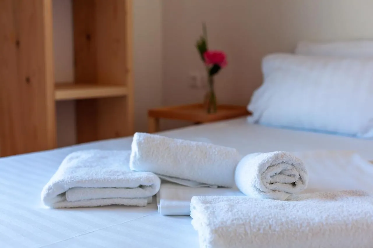 Toni Retzo Rooms Himara Albania
