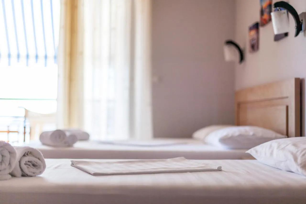 Toni Retzo Rooms Himare