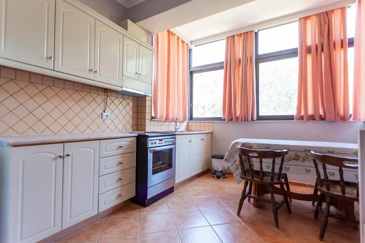 Toni Retzo Rooms Himarë Albanien