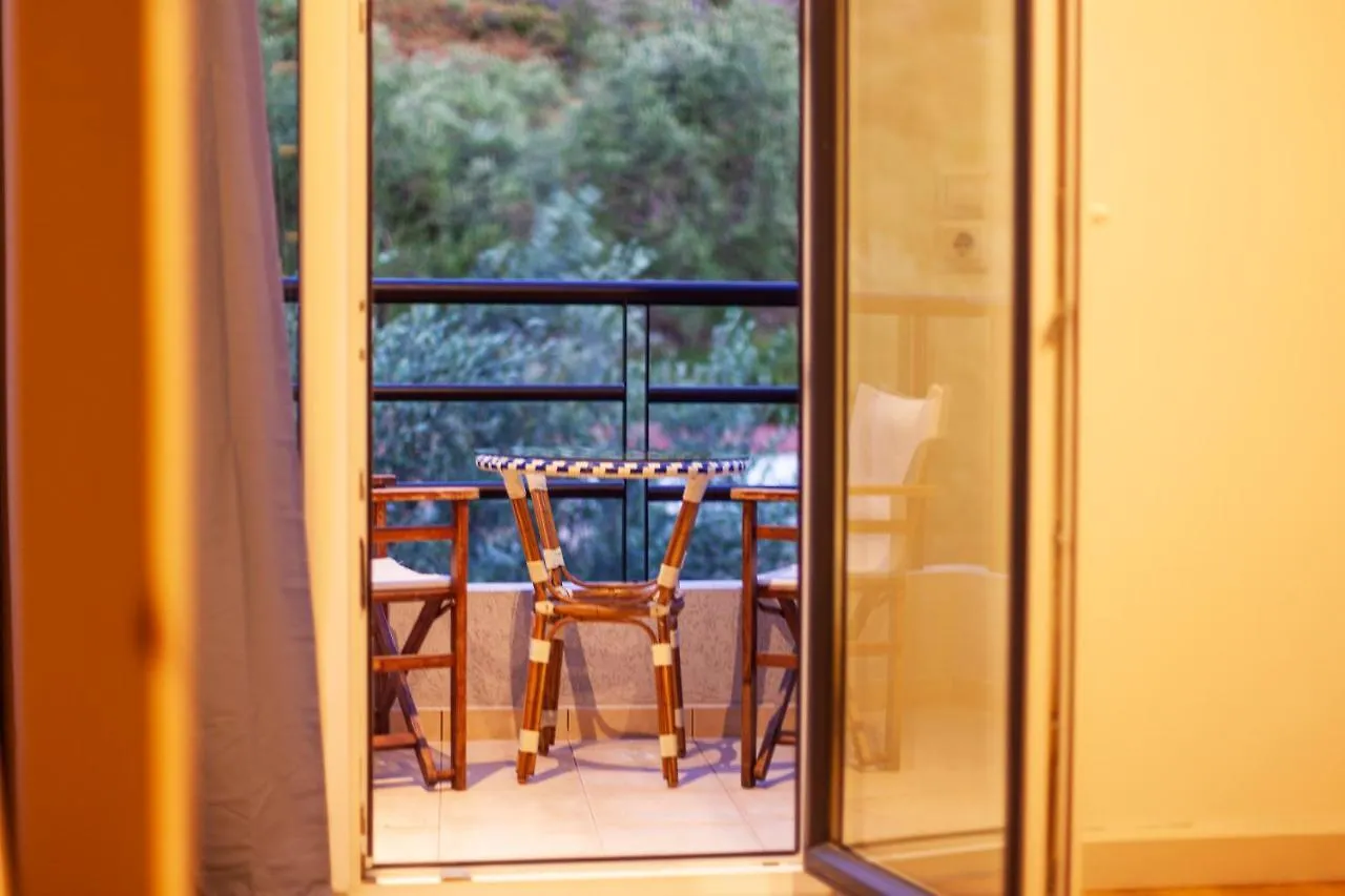 Toni Retzo Rooms Himare