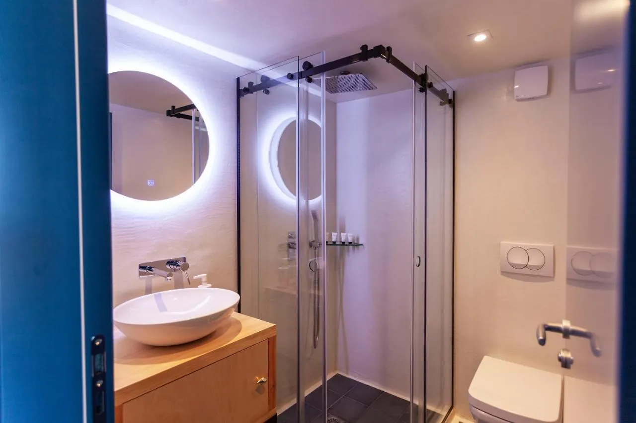 Toni Retzo Rooms Himare Hotel